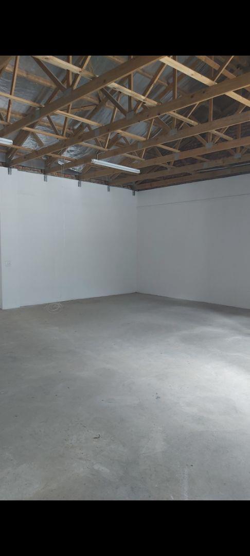 To Let Commercial Property for Rent in Overbaakens Eastern Cape